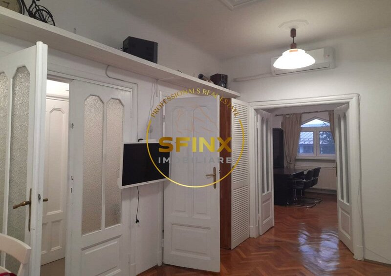 Hala Traian, vila, 3 camere semidecomandate la prima inchiriere