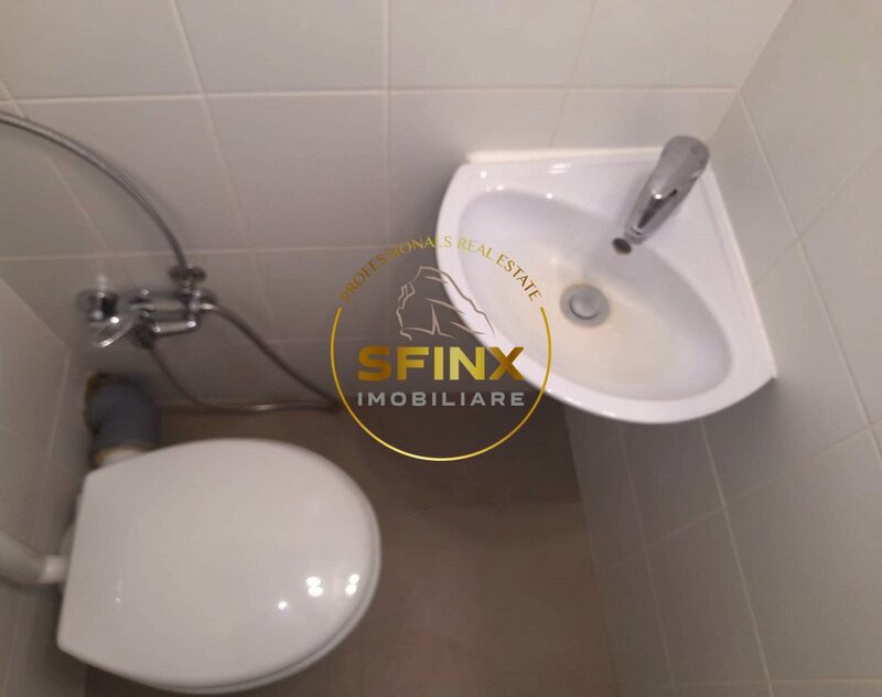 Hala Traian, vila, 3 camere semidecomandate la prima inchiriere